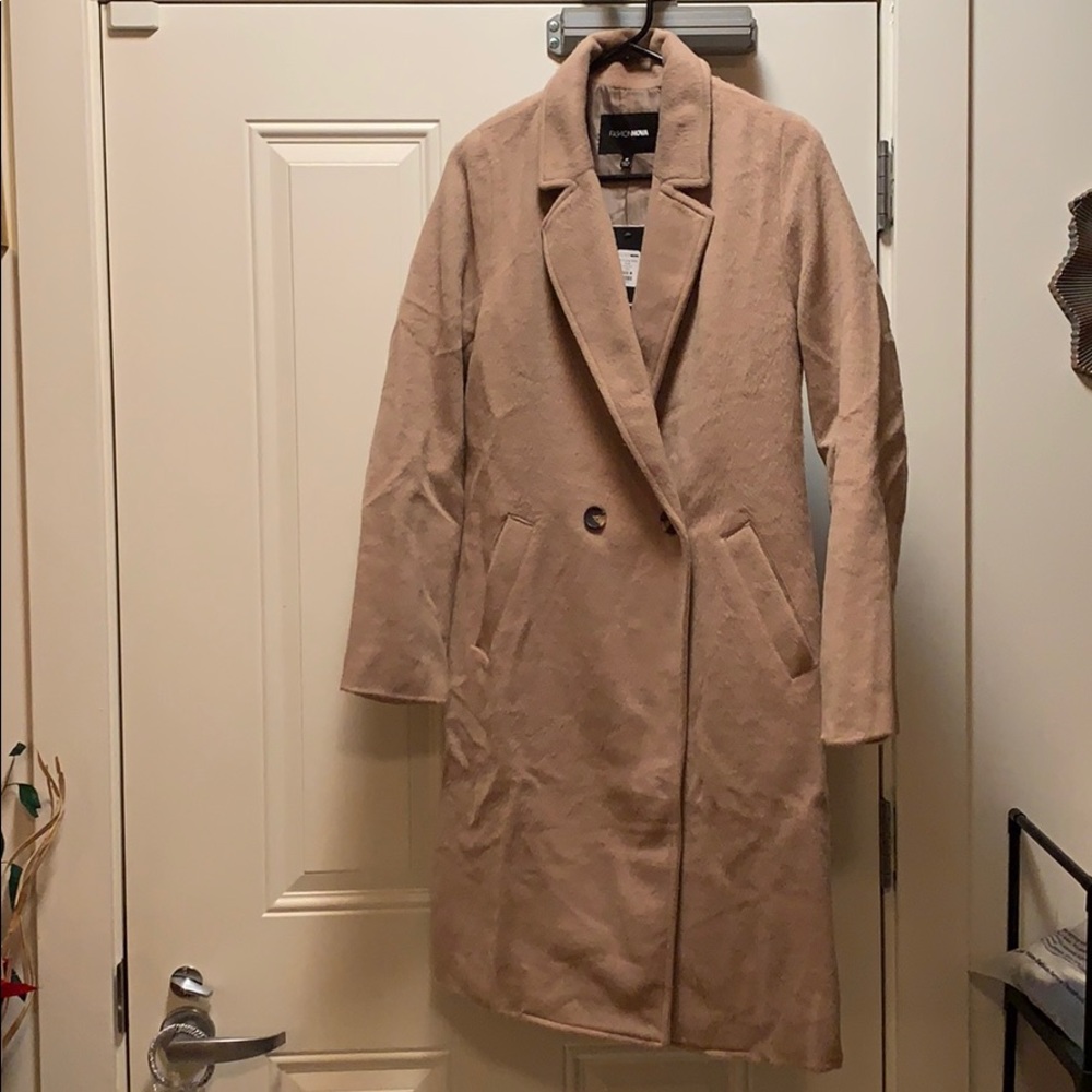 Fashion Nova - Taupe long coat 🧥